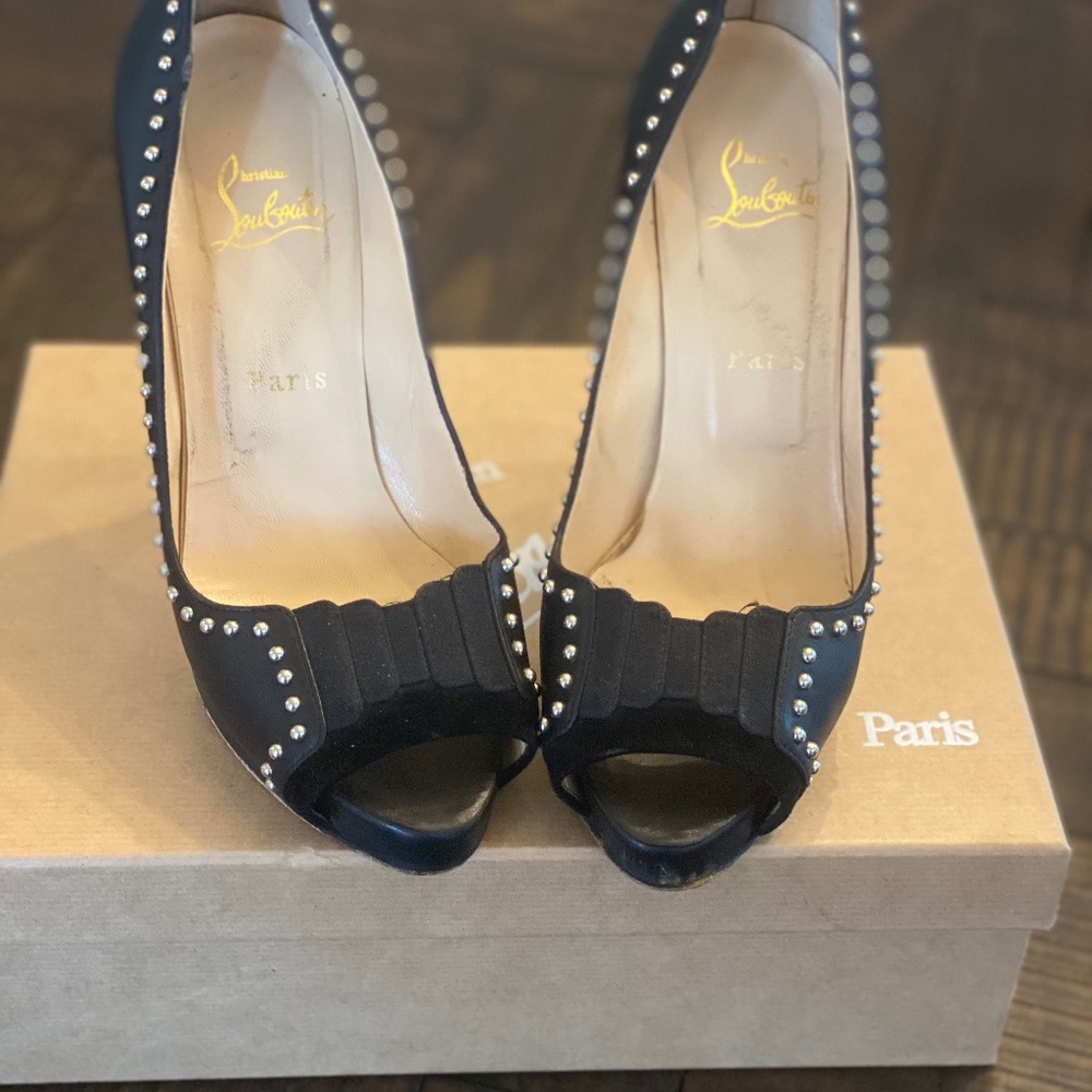 Christian Louboutin Peep Toe Shoes 38.5